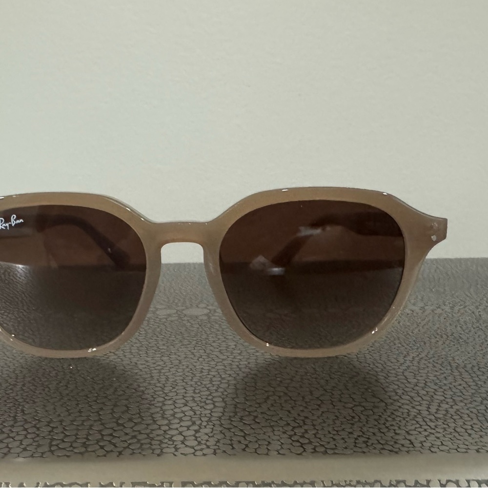 NWT Ray-Ban Taupe Sunglasses